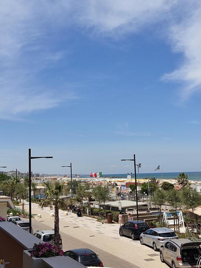 רימיני Hotel Alexander Resort מראה חיצוני תמונה