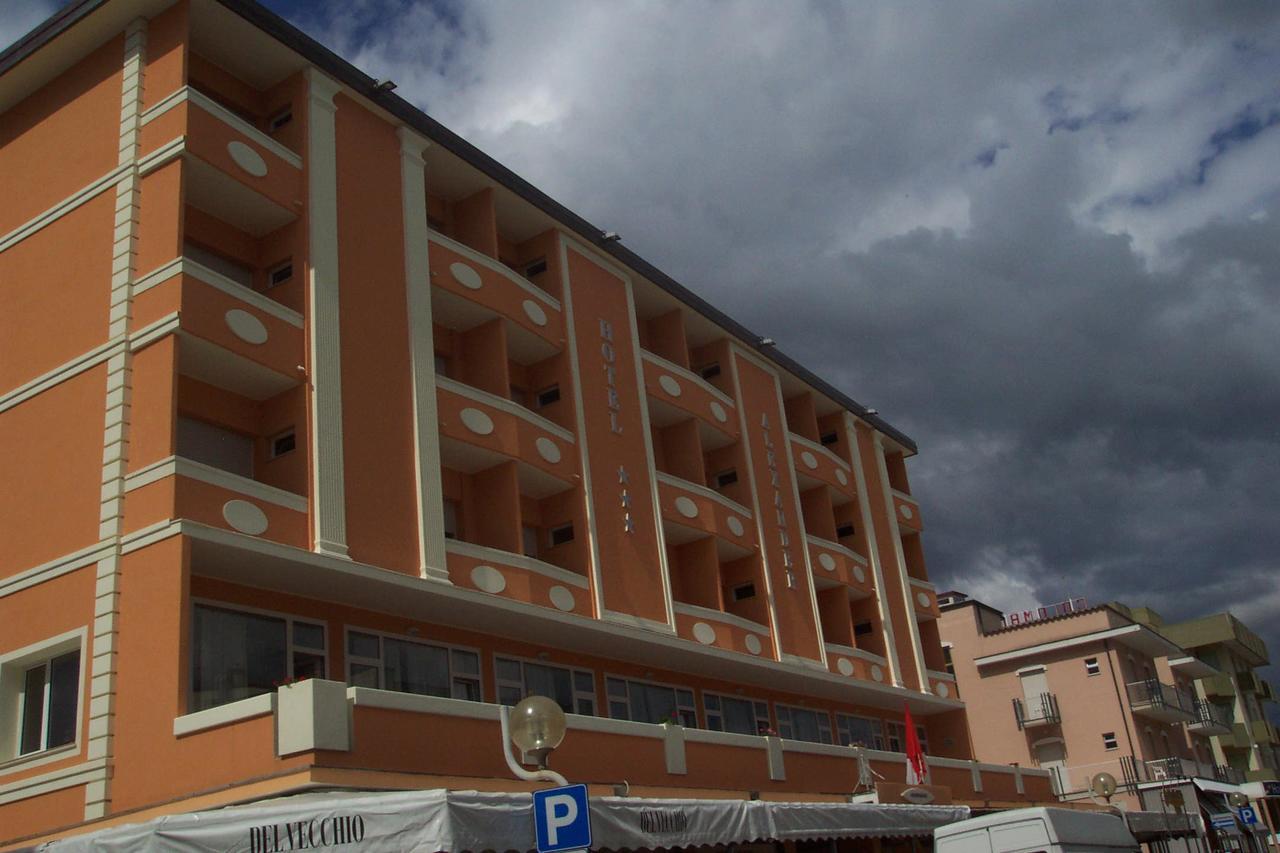 רימיני Hotel Alexander Resort מראה חיצוני תמונה