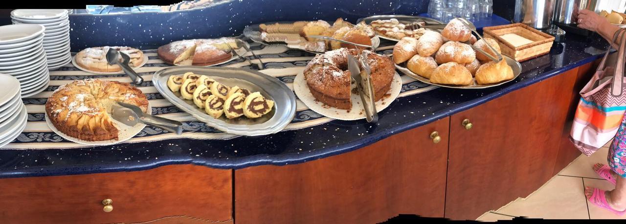 רימיני Hotel Alexander Resort מראה חיצוני תמונה